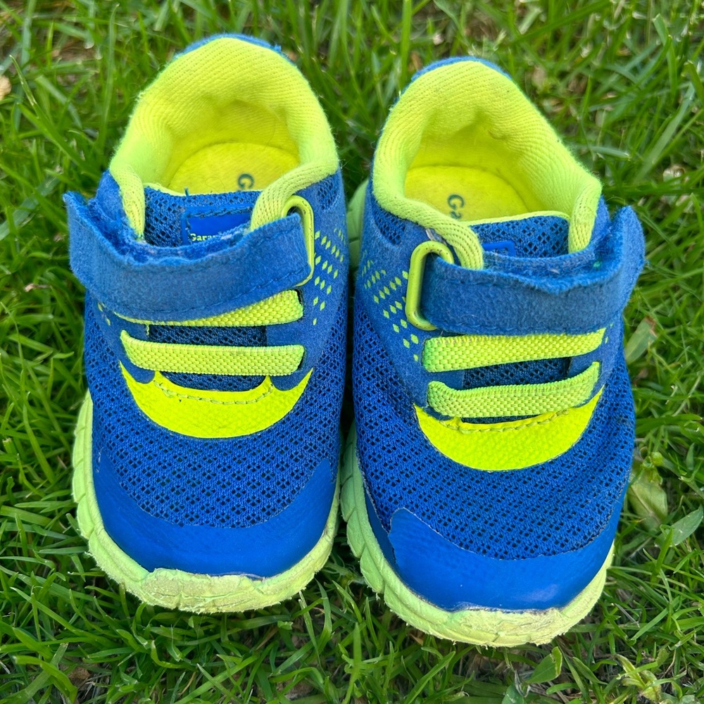 FREE ADD ON🛍️ Garanimals Blue and green elastic and Velcro sneakers Size 3c